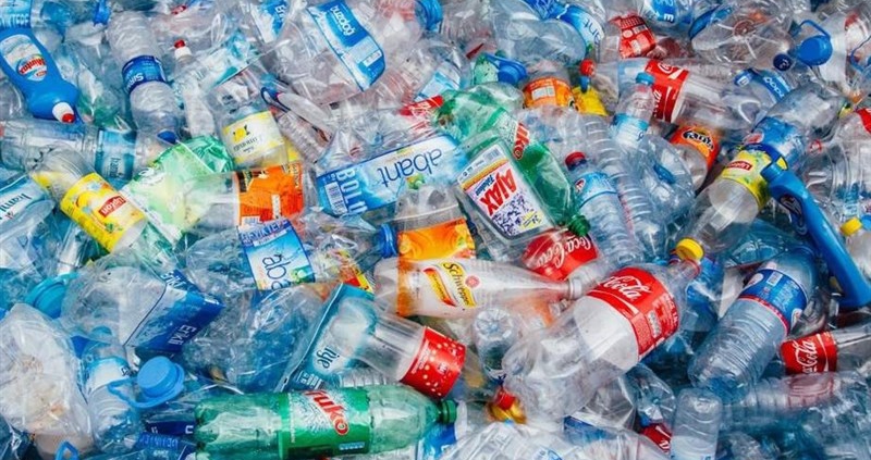 چگونه میتوان بطری های پلاستیکی را بازیافت کرد